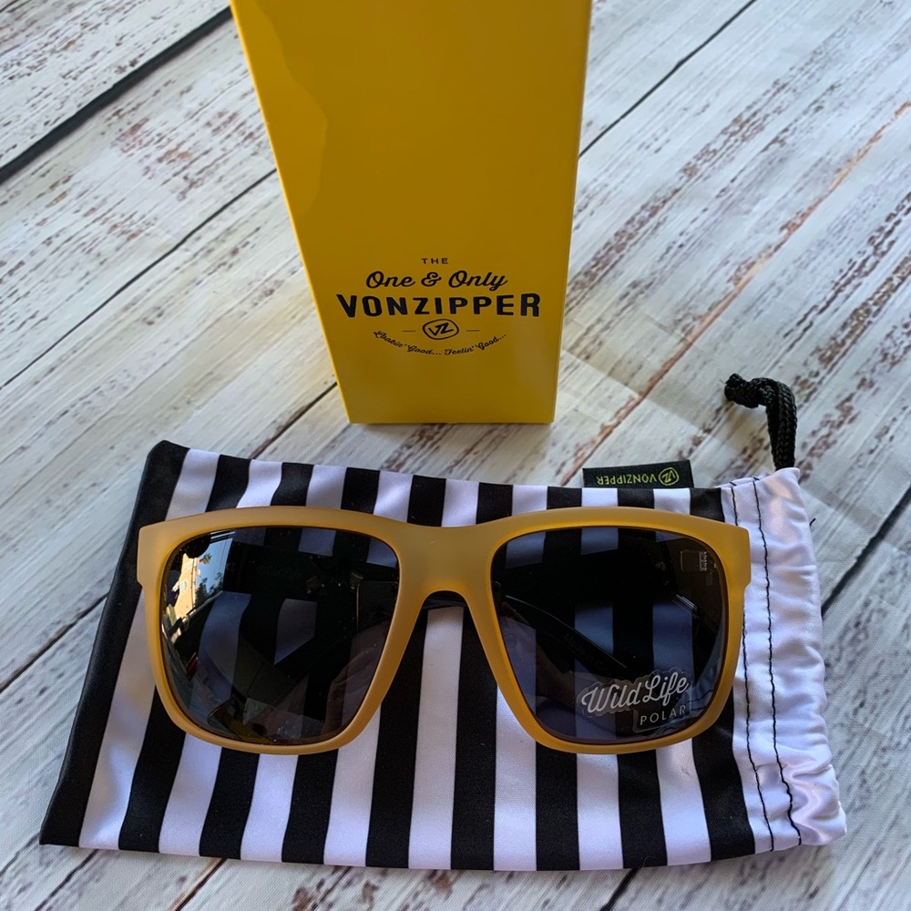 ♦️🕶️VONZIPPER Maxis Sunglasses 🕶️♦️